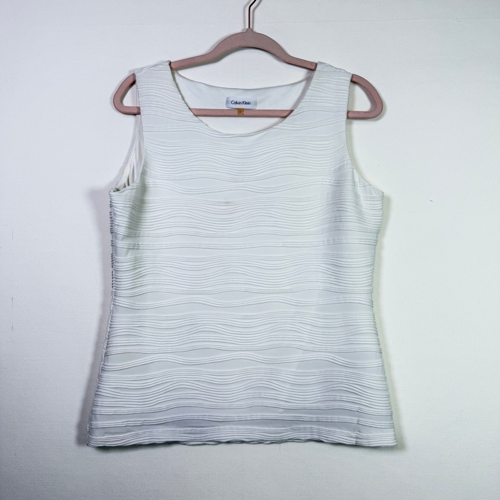 CALVIN KLEIN White Wavy Textured Sleeveless Shell Top L